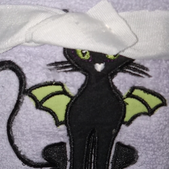 Betsey Johnson Halloween Hand Towel Set - Picture 2 of 4